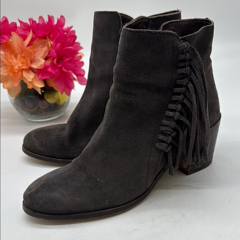 Kenneth Cole Reactoin Dark Gray Suede Fringe Ankle Boots Size 9.5 MCA8993L